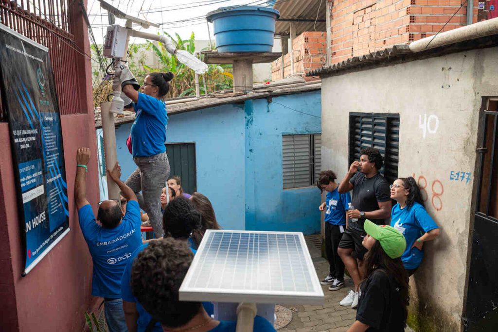 postes de energia solar