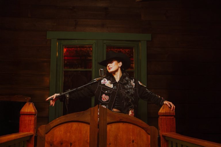 Ana Castela, cantora