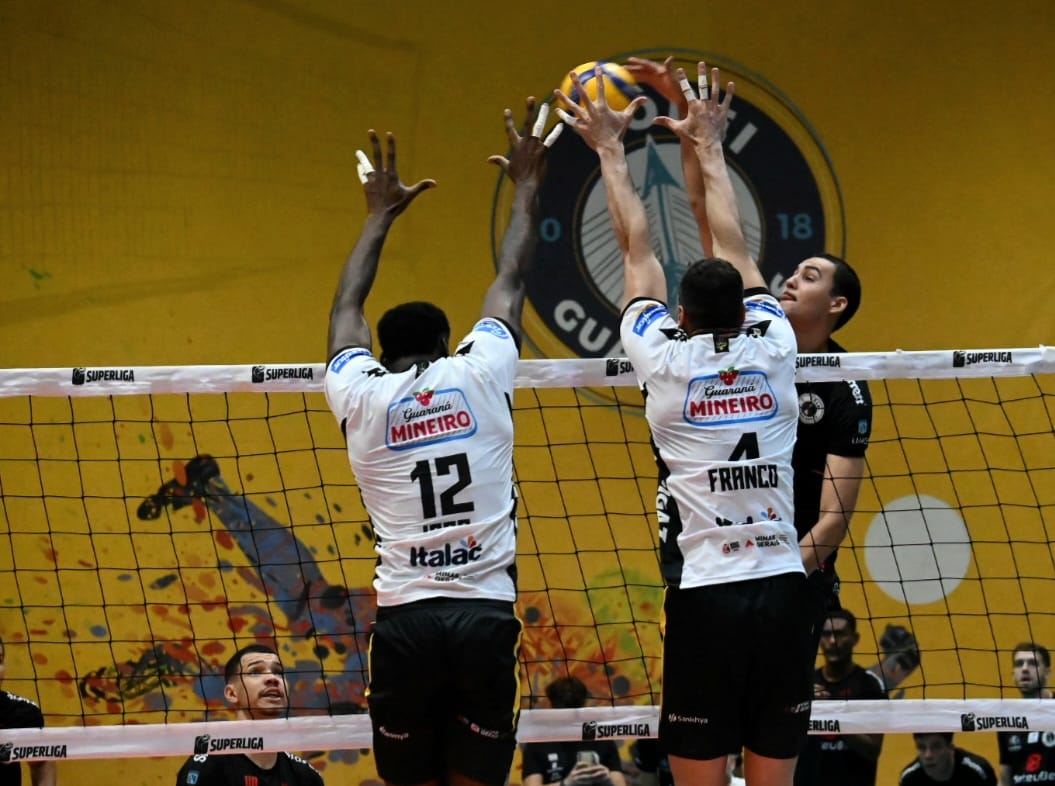 Vôlei Guarulhos x Praia Clube