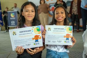 Alunos da EPG Teresinha Mian recebem certificado_Easy-Resize.com