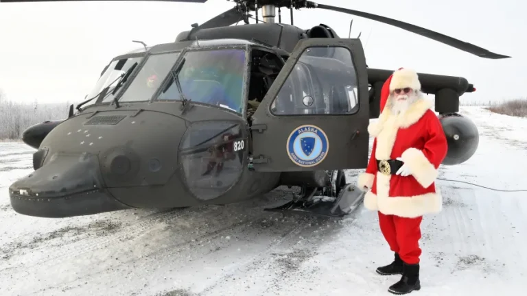 Papai Noel do lado de helicóptero nos EUA