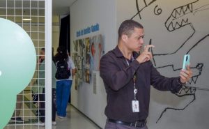 curso de libras x linguagem de sinais