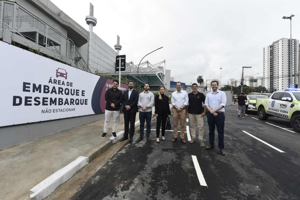 bolsão de veículos no Internacional Shopping