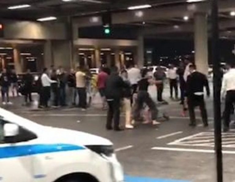 briga motorista e taxistas no aeroporto