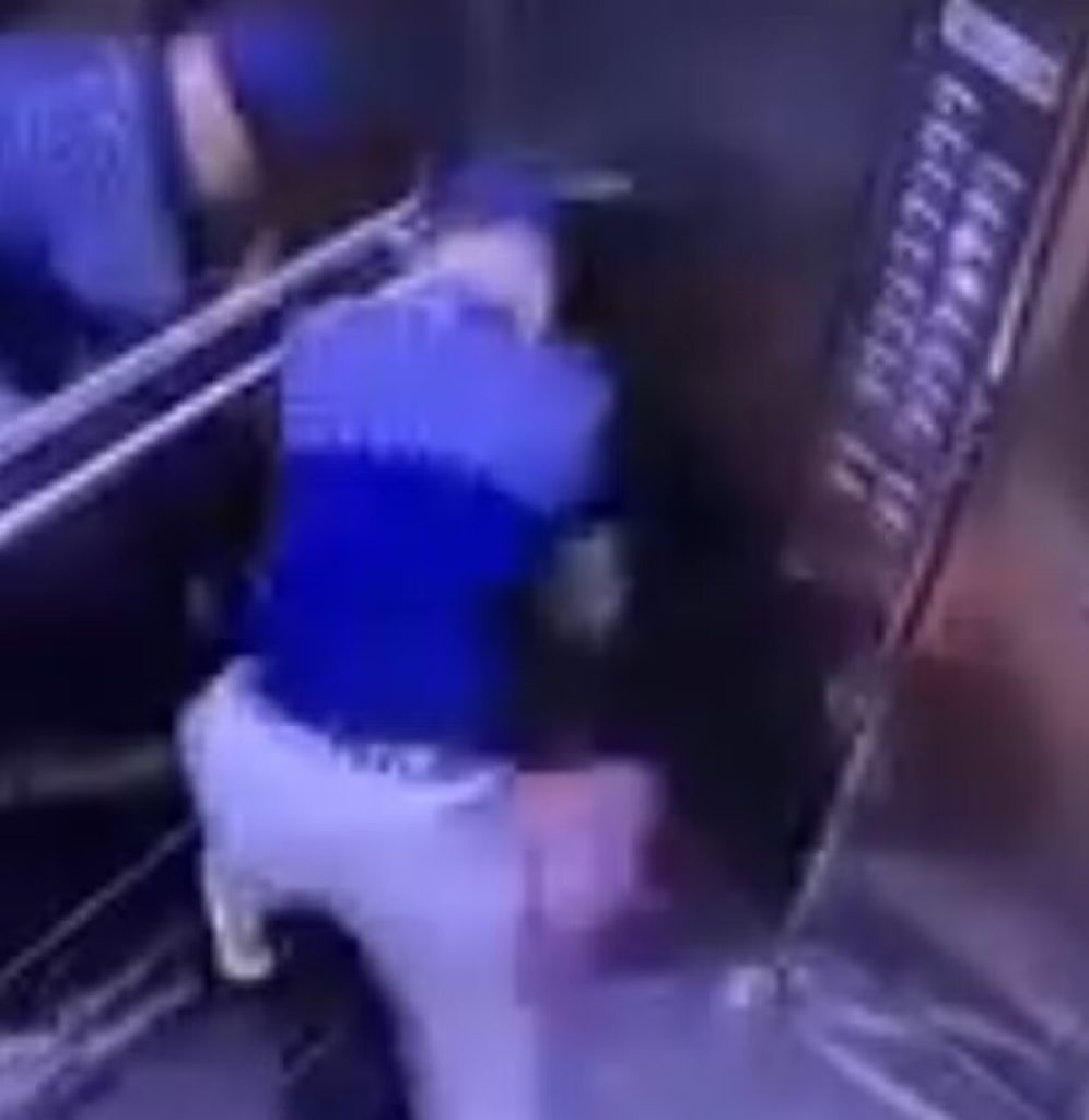 agreção a mulher em elevador