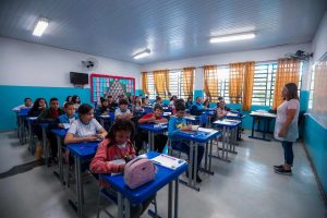 rede municipal de ensino, Saresp
