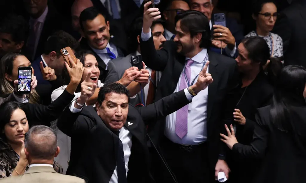 Oposição no Senado comemora derrota do governo na indicação de Jorge Messias ao STF