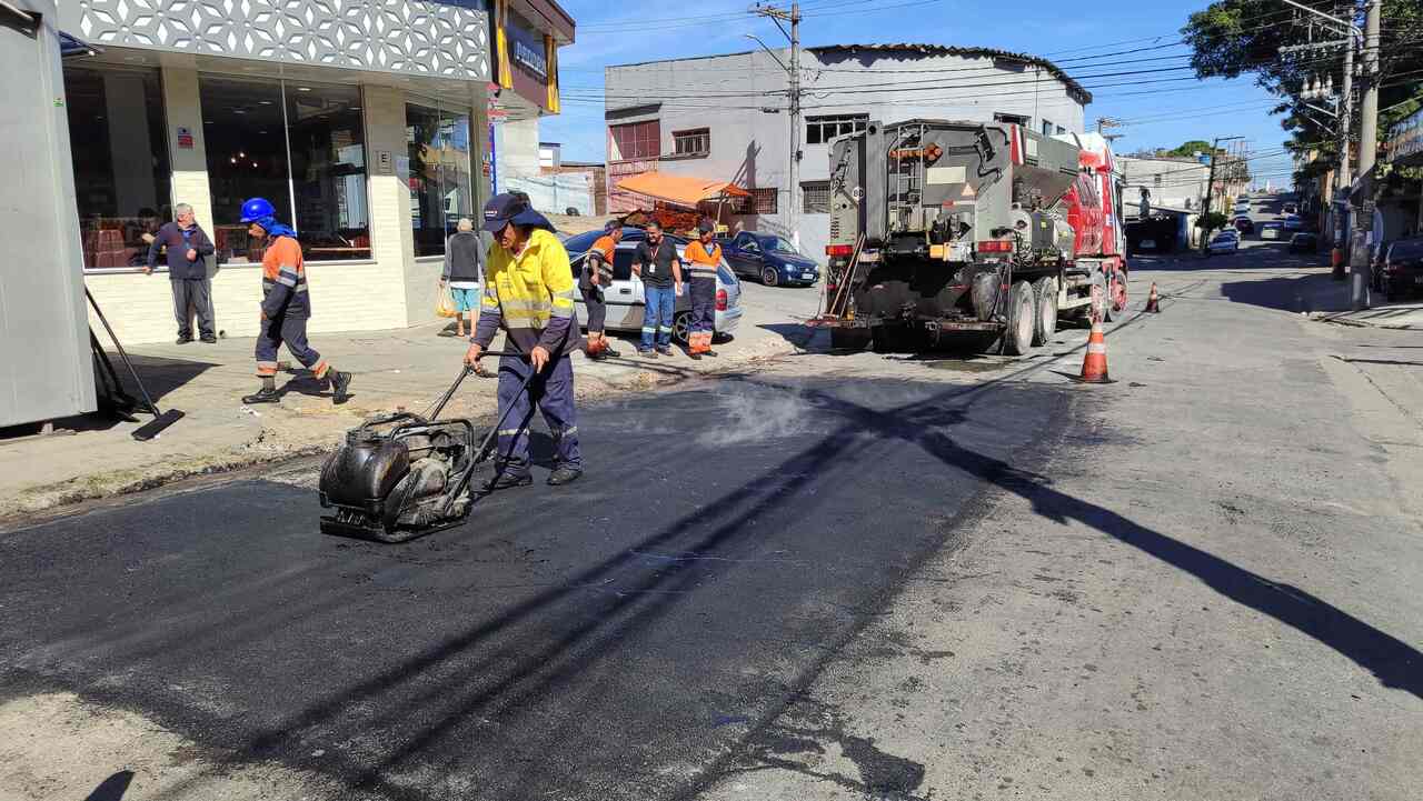 rua montes claros, tapa-buraco