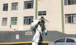 avião bimotor cai em Belo Horizonte
