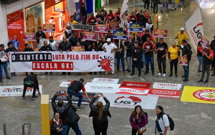 protesto pelo fim da escala 6x1 no Aeroporto