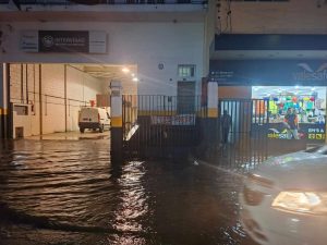 alagamento na rua Cachoeira