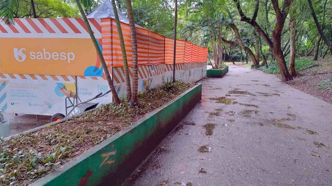 Obra da Sabesp no Bosque Maia
