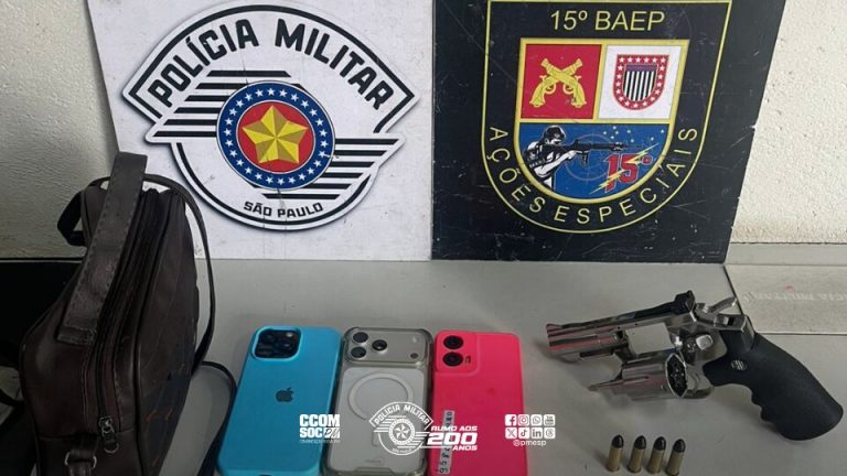 revólver e celulares