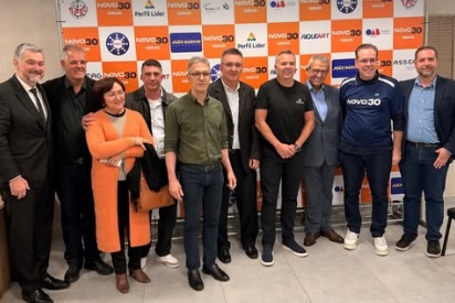 Romeu Zema em reunião da Asec