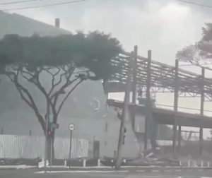 queda de muro após vendaval