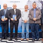 lançamento do livro Um Barco Pronto para Partir, padre Frizzo