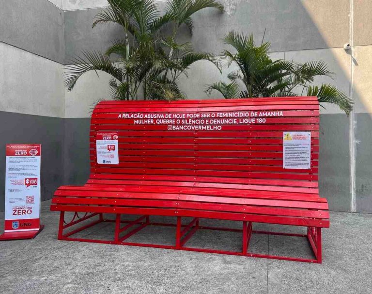 Banco Vermelho Gigante, combate ao feminicídio