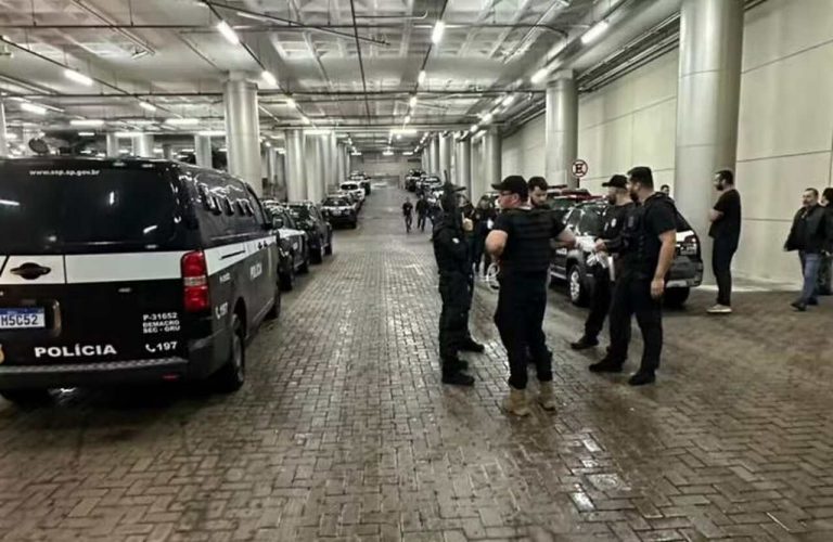 Operação da Polícia Civil contra centrais de golpes