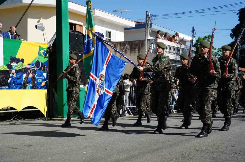 Semana da Pátria Desfile Cívico-Militar na Vila Galvão