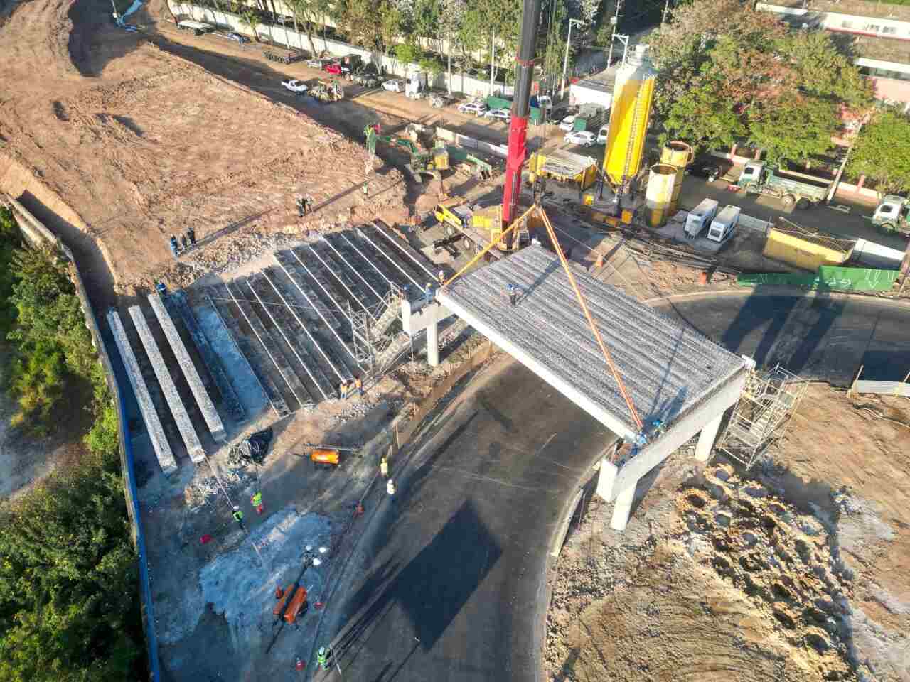 obra de viaduto no Parque Cecap
